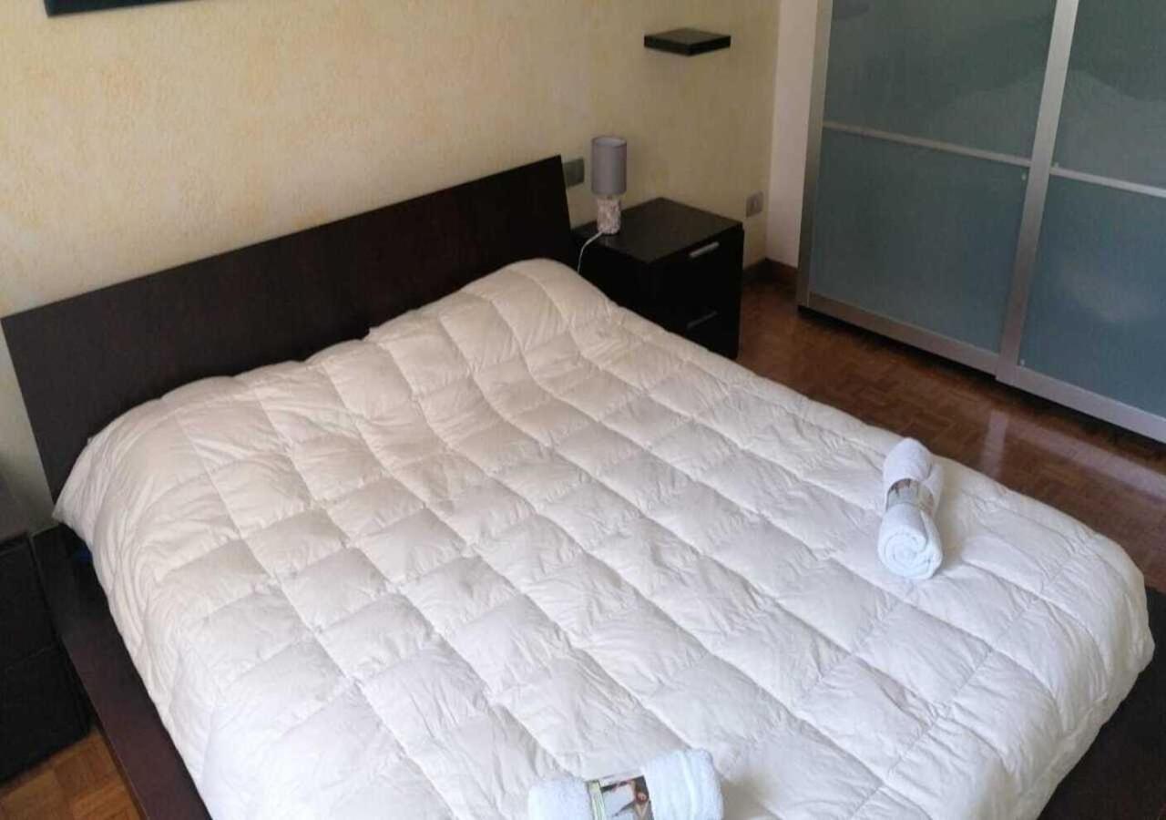 4 Bed In 7 Min Duomo Up To 6 Peop Mailand