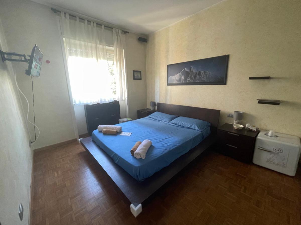 4 Bed In 7 Min Duomo Up To 6 Peop Apartment Mailand
